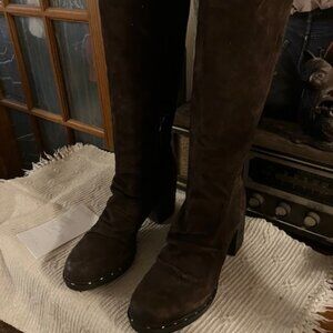 Nice pair of OTBT Suede boots